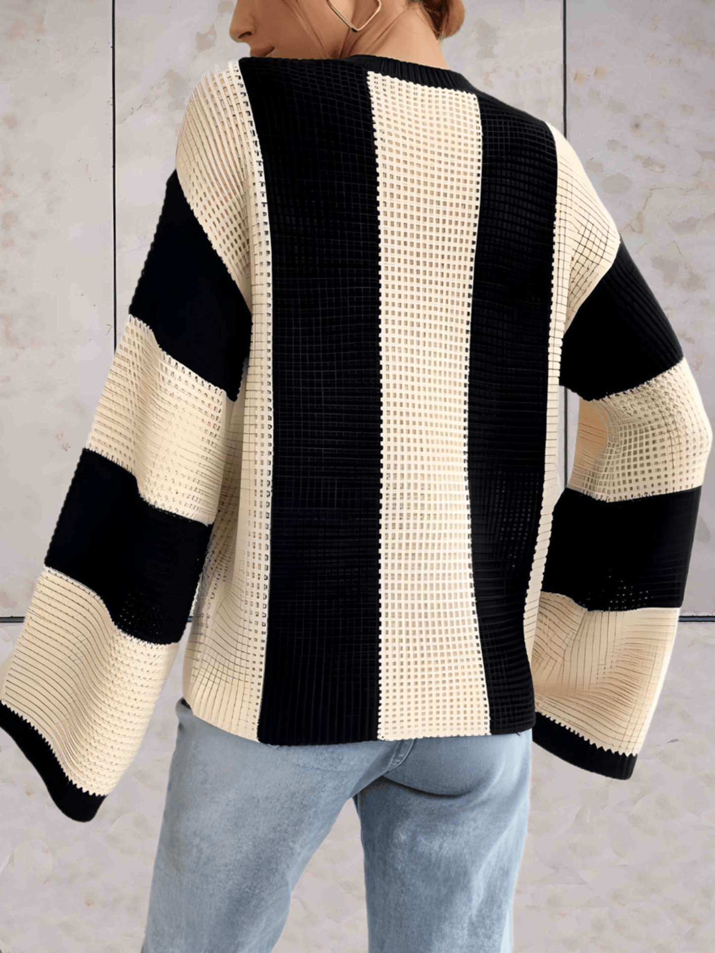 Hierra™ - Cremefarbener und schwarzer Oversized-Pullover mit Rundhalsausschnitt und weiten Ärmeln
